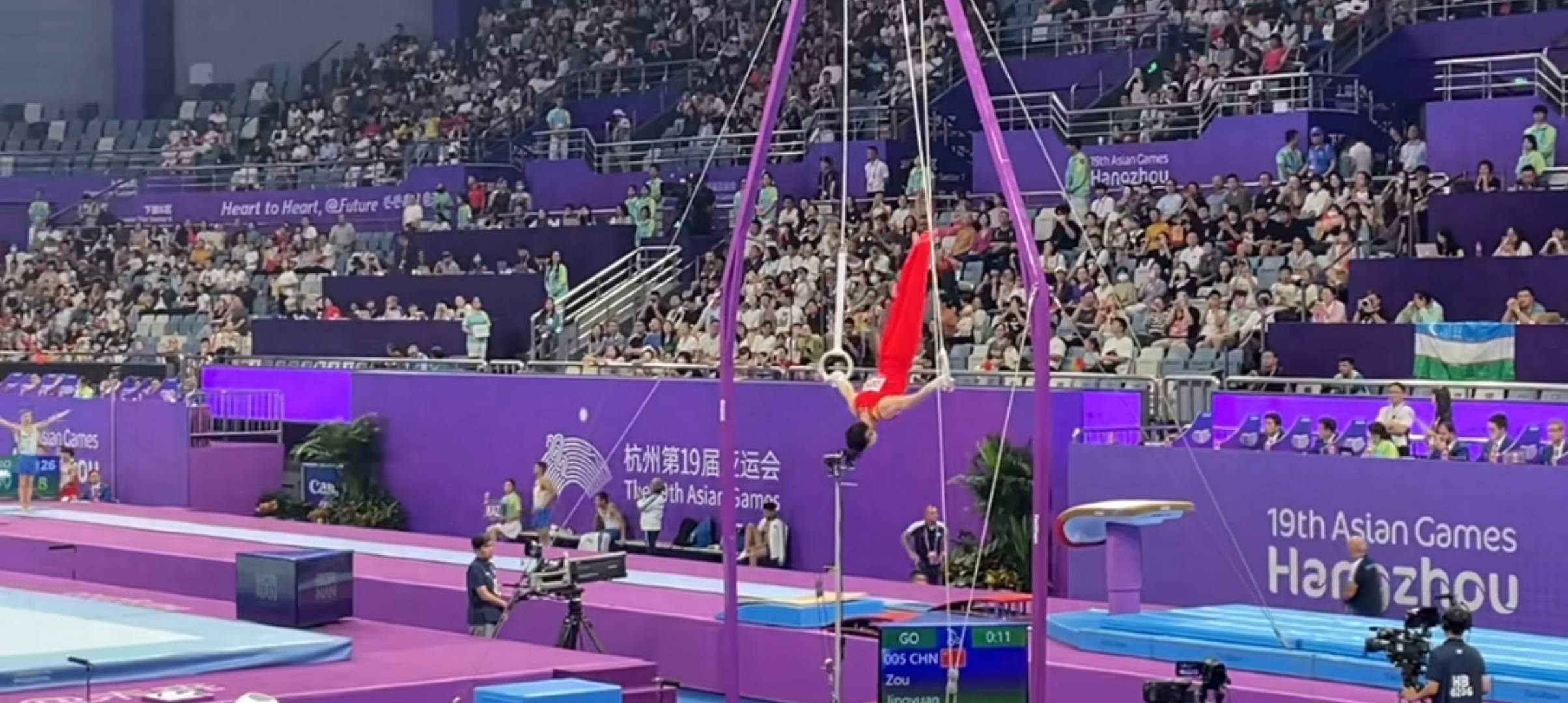 包含莎拉波娃迎来二十赛季出色发挥，皇家马德里观众热烈欢呼！赢得满堂喝彩的词条