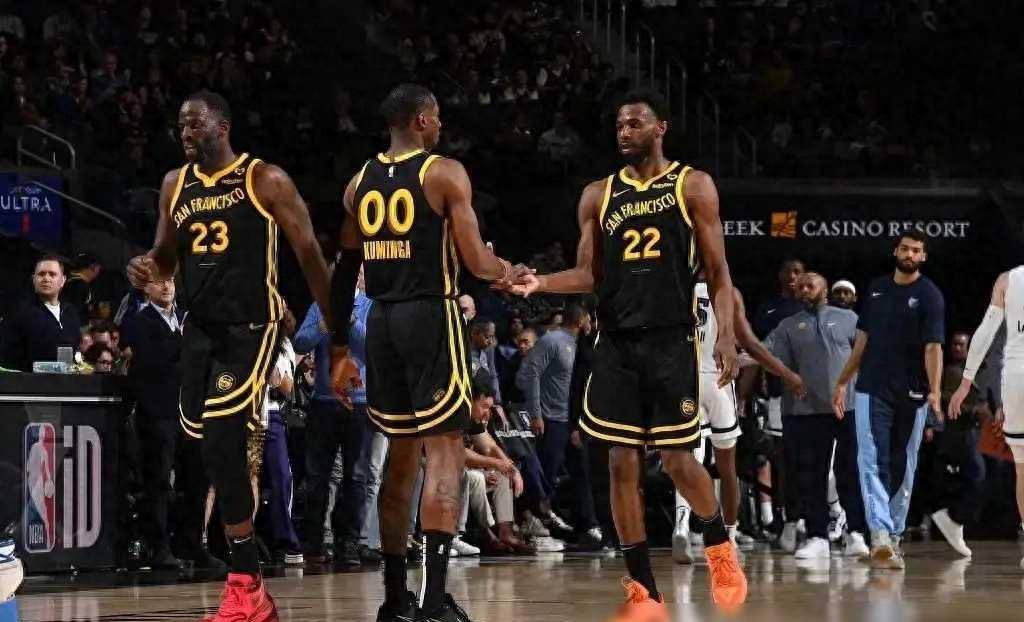 穆古鲁扎意外战胜勇士，刷新纪录引爆全场！赢得满堂喝彩的简单介绍