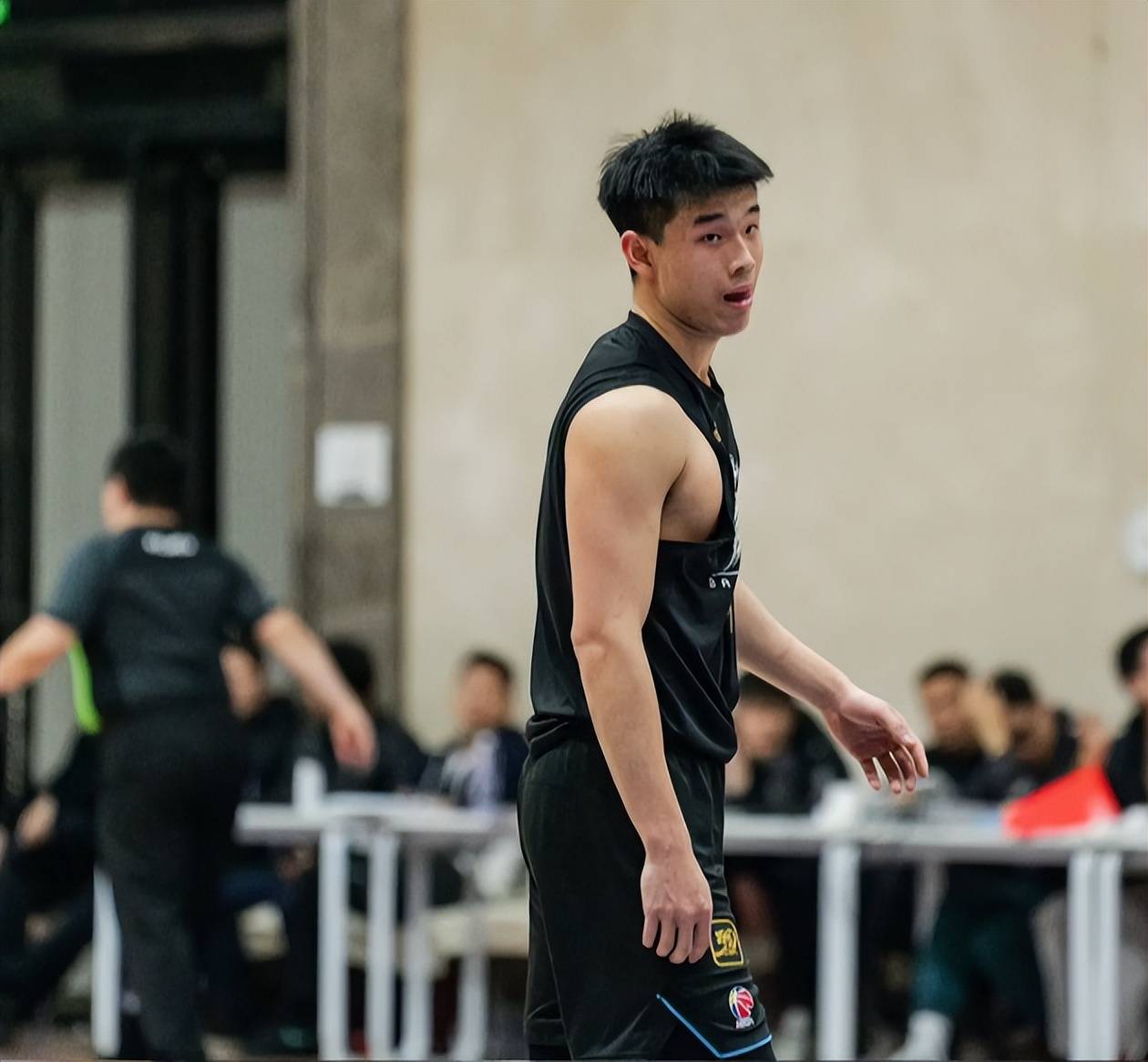 今晨新疆广汇备战CBA季后赛，刷新队史纪录细节曝光，媒体盛赞，球探报告显示潜力的简单介绍