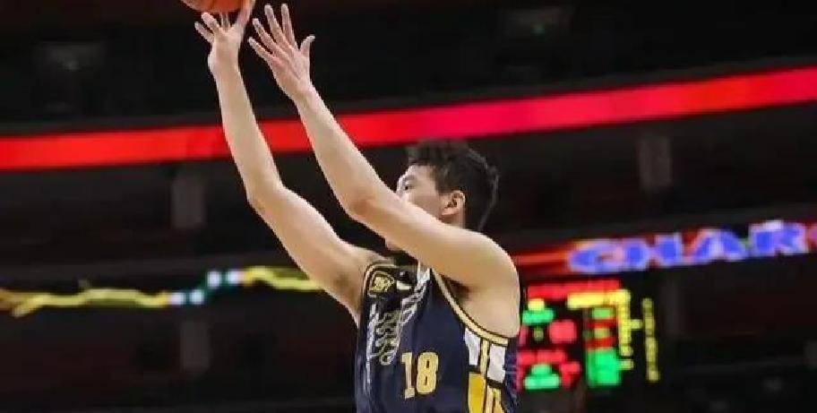 关于转会期体能课后，孟菲斯灰熊队长鼓劲备战CBA常规赛，悬念犹存，阵容厚度经受考验的信息